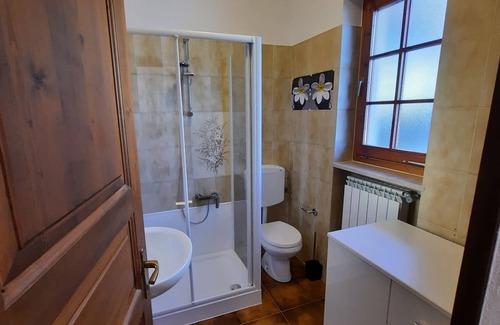 Cannobio Apartment | 2-zimmer-wohnung in Ruhiger und Sonniger Lage nur ca. 700 m vom Strand