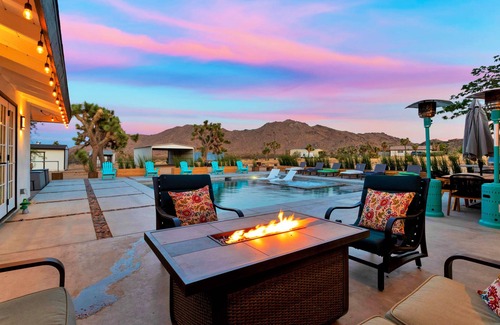 Joshua Tree House | 20 Acre Joshua Tree Pool/Spa Home, Sleeps 14 Game Room/Bball Court