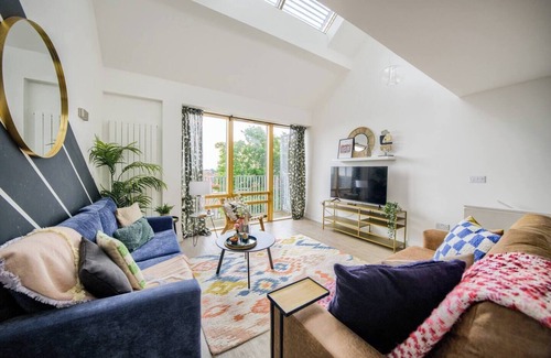 Coventry House | 20 Cable Yard - Stylish, modern house, Coventry