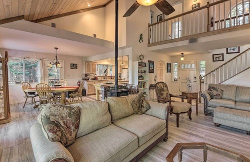 Shingletown Cottage | 20 Mi to Lassen Park: Chateau w/Mt Shasta View!