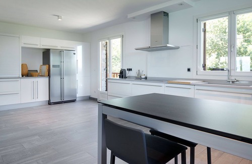 Hondarribia Villa | 20 minutes from San Sebastian, 1 hour from Bilbao. 5 km from France. Bay views.