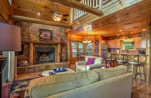 Walnut Mountain Cabin | 20% OFF| New| VIEWS | Walnut Haven| Hot Tub | GAME RM