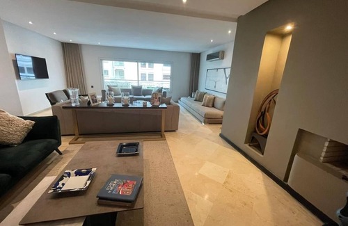 Issy-les-Moulineaux Cabin | 200m3 loft in the heart of the 15th arrondissement, completely refurbished!