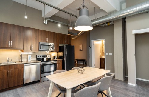 Exchange District Condo | (201) Exchange District Marvellous Warehouse Loft + 2 Bedrooms (133)