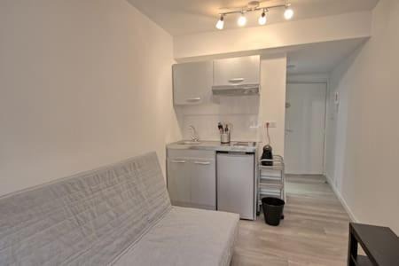 Antibes Old Town Apartment | 201-Studio refait a neuf