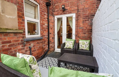 York House | 202 SALISBURY TERRACE, with open fire in York
