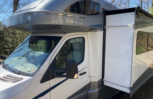 Burdett House | 2020 RV for 6 right on the Seneca Lake Wine Trail