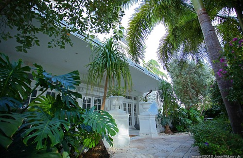 South Pointe Condo | 2025 Discounted! ★ South of 5th Art Deco Condo in South Beach Best Neighborhood★
