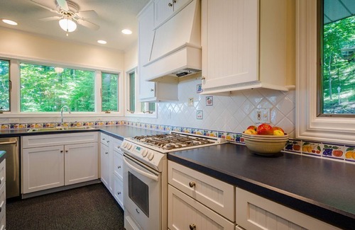 Shorewood-Tower Hills-Harbert House | 2026 Now OPEN! Colossal Lakefront Home in Sawyer!