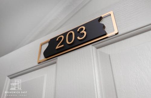 Brunswick East House | 203 Premium Queen BR with Fast WiFi - Brunswick East