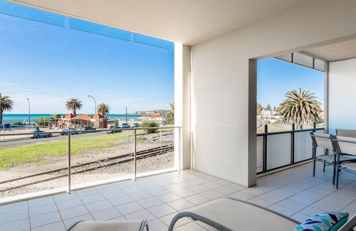 Victor Harbor Apartment | 204 The Frontage - Ocean Views