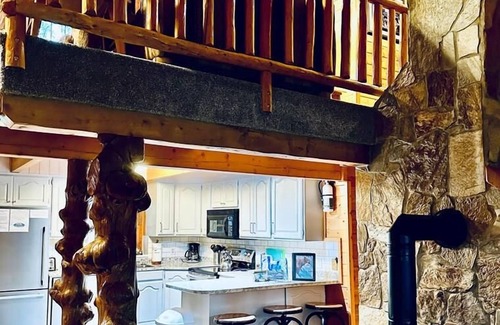 Island Park House | 21 Miles to Yellowstone ~ Fire Pit ~ Horseshoes ~ Wifi