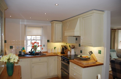 Crail Cottage | 21 Shoregate - stylish cottage with sea views and secluded garden, pet-friendly