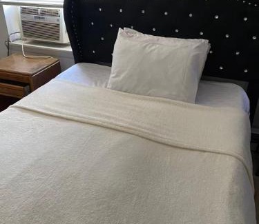 North Philadelphia West House | 2131 Bedroom with Private Bathroom
