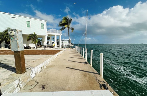 Cudjoe Key RV Rental | 219 Oceanfront RV Lot 59' Seawall