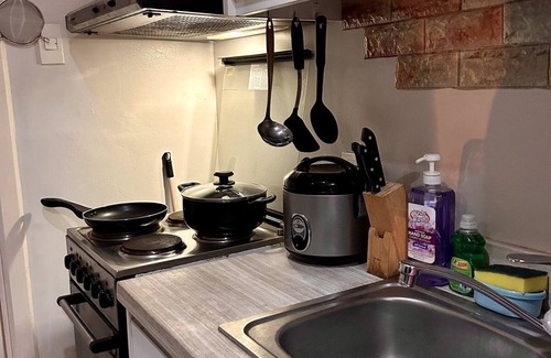 Legazpi Village Condo | 22-A Cozy Studio condo unit with free WIFI and Netflix