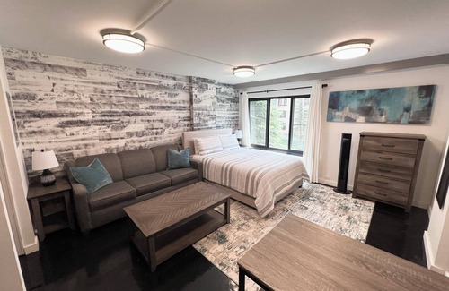 Snowshoe Condo | 2215 Ski In/Ski Out - Courtyard Side Condo