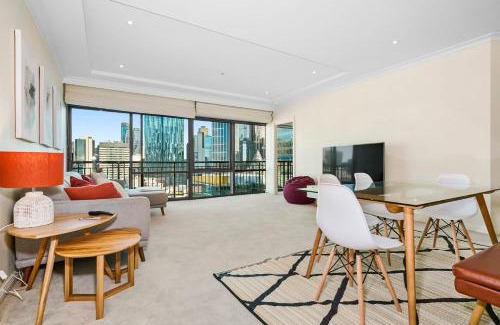 Chinatown Apartment | 222 Stay on Russell Perfect City Getaway