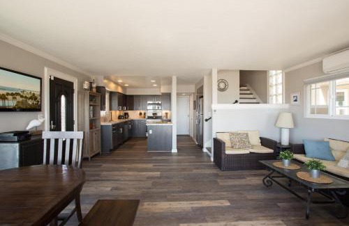 West Newport House | 2314 W Oceanfront A