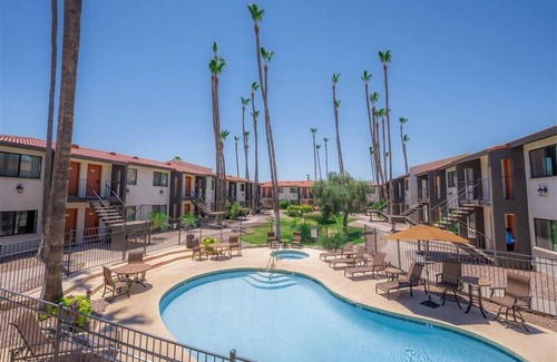 New Papago Parkway Apartment | 233 Prime Scottsdale Location-Outdoor Pool!