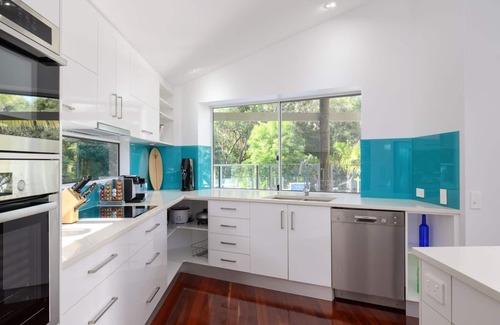 Rainbow Beach House | 24 Naiad Court - Your luxury oasis at the beach