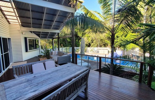 Rainbow Beach House | 24 Naiad Court - Your luxury oasis at the beach