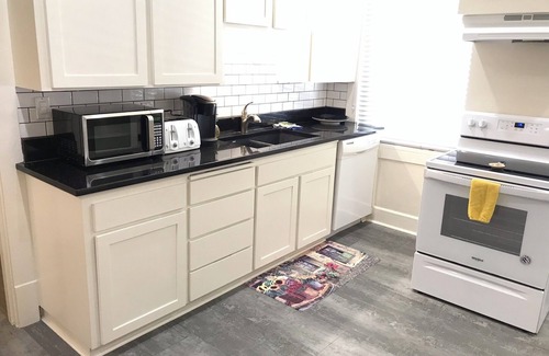 Central Area Apartment | 240 State St NE Loft B Salem Oregon "TIGER STATION LOFTS"