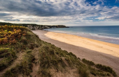 Ballycastle House | 25 mins from Open Golf Portrush 2025. Large Family Friendly House, Sleeps 8.