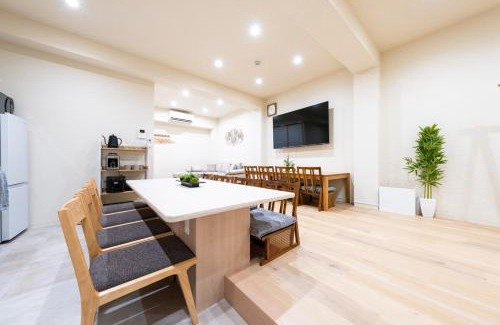 Minato House | 250平米 ベッド17台 4Bathroom Free Netflix Expo USJへ約10分