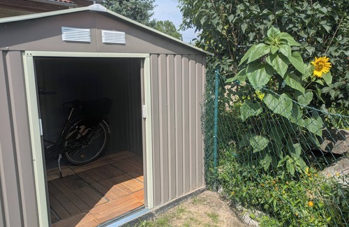 Wesenberg Apartment | 250 m from the Woblitzsee - quiet apartment with WLAN, terrace, bicycle garage