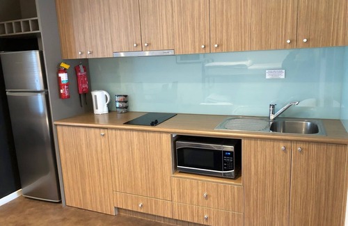Cowes Apartment | 250 The Waves Studio Apartment with lift access