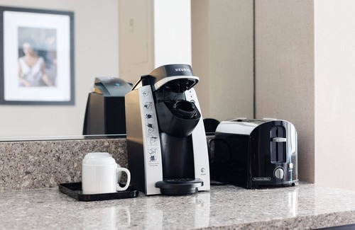 West End Apartment | 2500 Penn, a Placemakr Experience