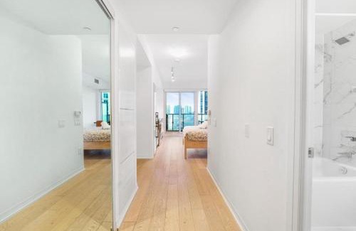 Fort York Apartment | 251 Jarvis st -Steps to Eaton Centre - Monthly Stays Only