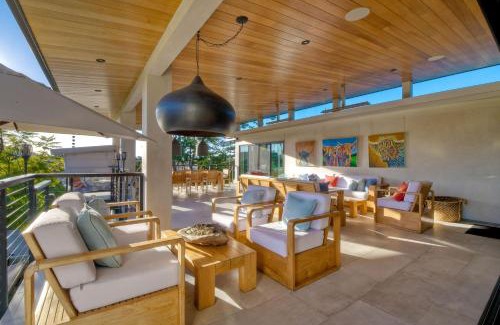Leucadia House | 253 E Jason Street