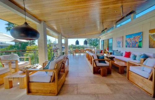 Leucadia House | 253 E Jason Street