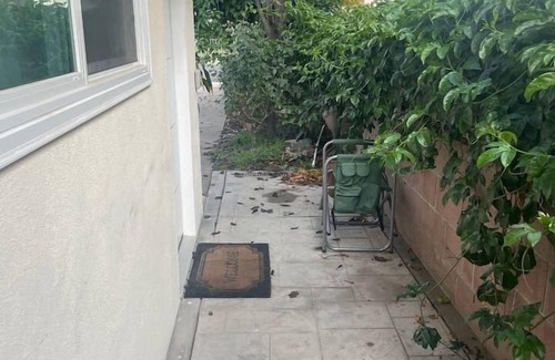 Gardena House | 259B) Beautiful Studio Apt!