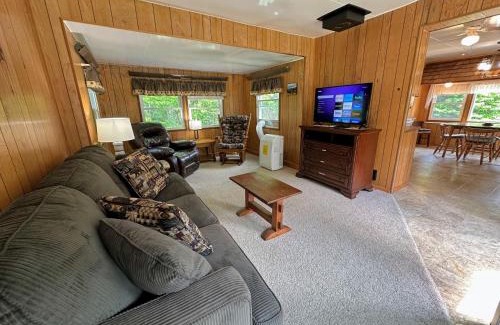 Twin Mountain House | 26CM - private camp in Bretton Woods wifi AC private yard with great views