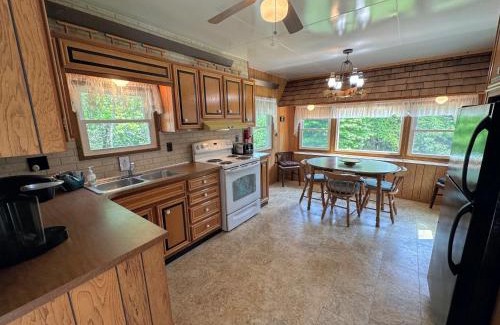 Twin Mountain House | 26CM - private camp in Bretton Woods wifi AC private yard with great views