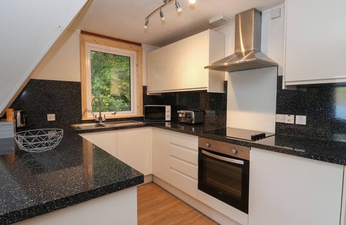 South Laggan Cottage | 27 INVERGARRY LODGES, pet friendly, with a garden in Invergarry