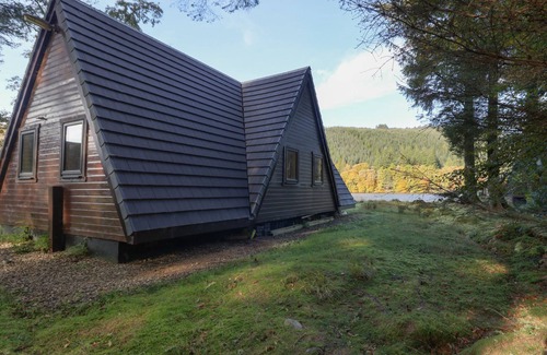 South Laggan Cottage | 27 INVERGARRY LODGES, pet friendly, with a garden in Invergarry