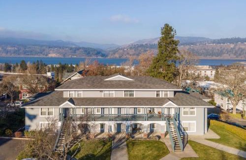 Hood River House | 27 Lodge