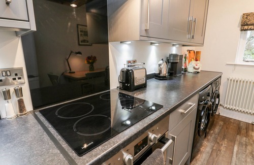Helmsley Cottage | 29 BONDGATE, pet friendly, character holiday cottage in Helmsley