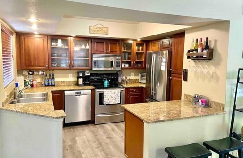 Tucson Condo | 2B/2B condo with pool, jacuzzi, and stunning views