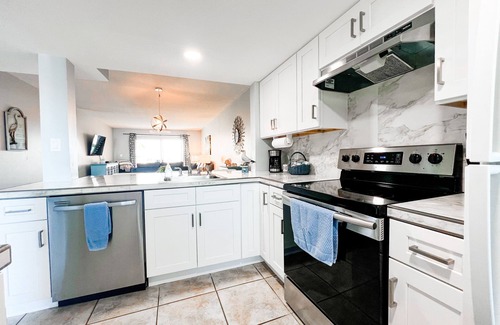 Cocoa Beach Condo | 2B/2B Ground Floor/Poolside/Ocean Front