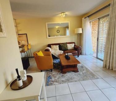 Die Hoewes Apartment | 2b - 74 No load shedding - 2 bed home