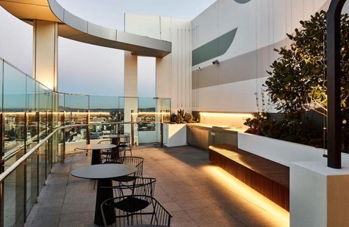 South Brisbane Apartment | 2B Appt with City View