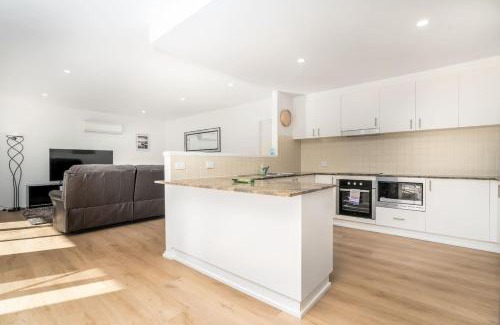 Greenway Apartment | 2B Spacious Apartment in the Heart of Tuggeranong - Hosted by CanStay