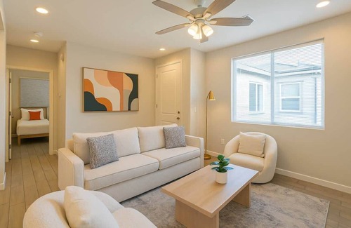Glendale Apartment | 2B2B Free Parking & Premium Beds