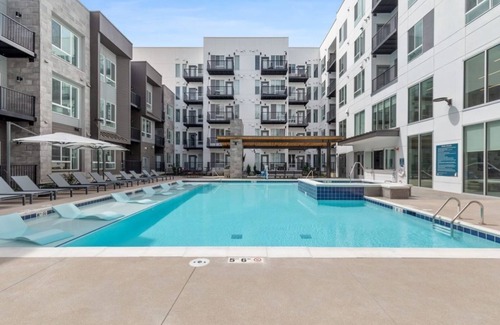 Jewell Heights - Hoffman Heights Apartment | 2B2B Modern Apt with Amenities
