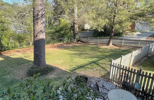 Clairmont Heights Apartment | 2bd/1ba apt in walkable area near Emory, nature trails, available Nov. 21st